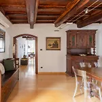 Iflat Trevi\'S Paradise