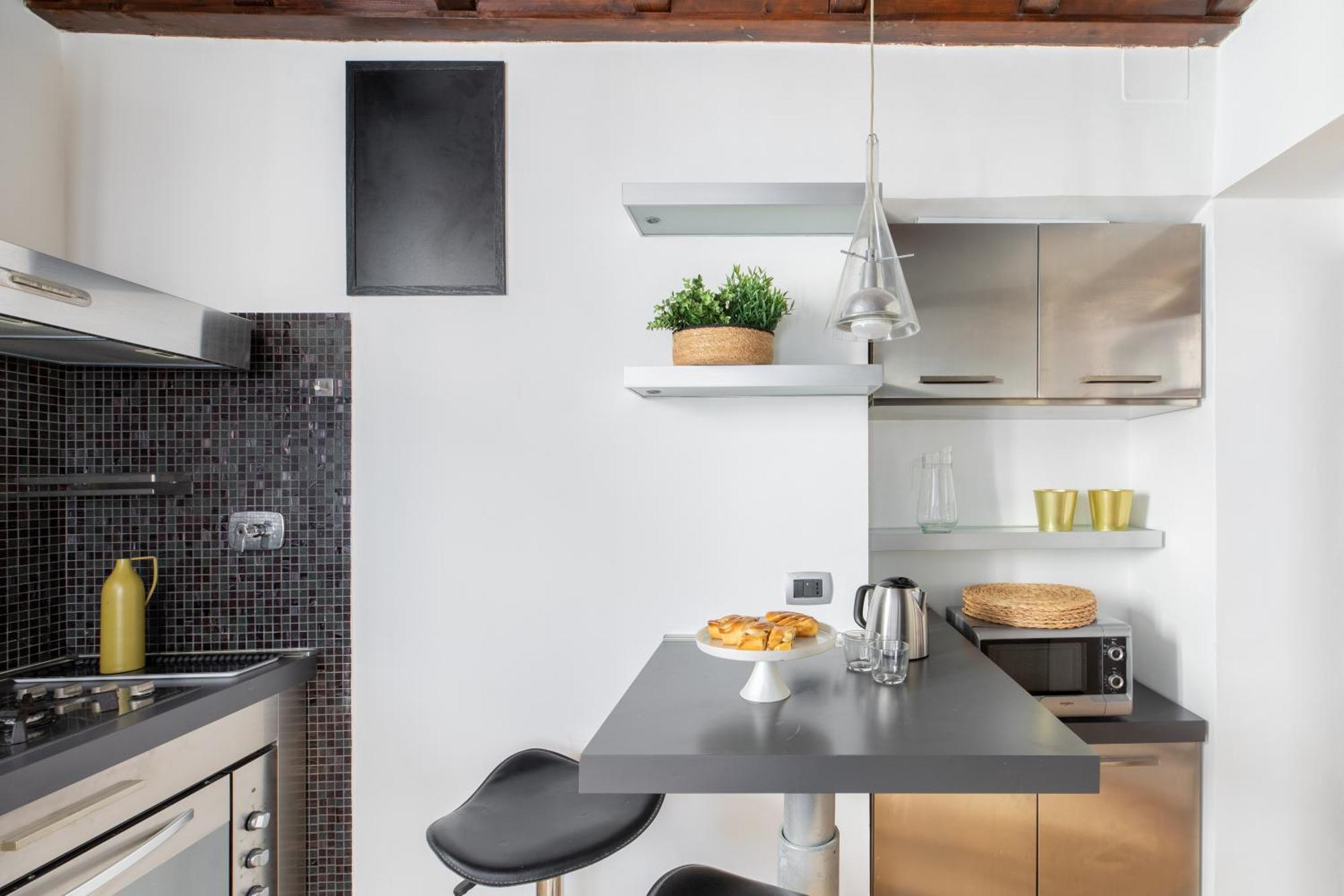 Iflat Trevi's Paradise Apartment *