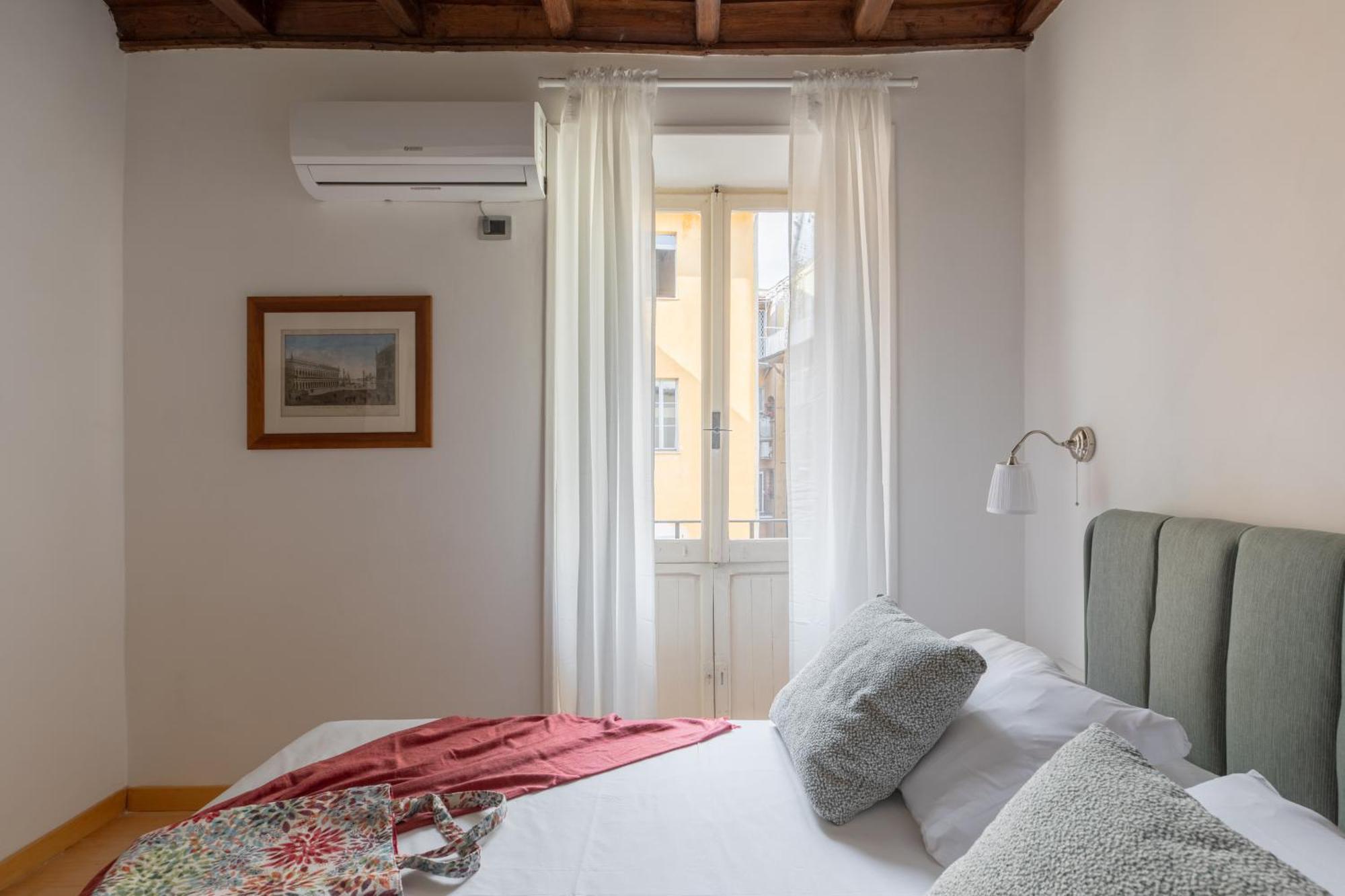 Iflat Trevi's Paradise Apartment *
